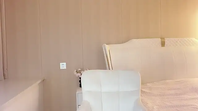 jiaozi-kiss online show from 01-08-25, 01:32