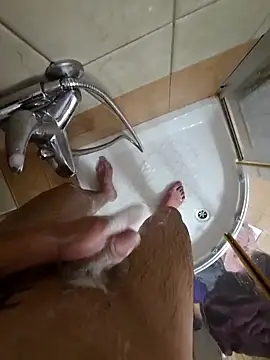 Snapshot of Alexxxmaster1312 chatting on 12-17-25, 06:25 Alexxxmaster1312 online show from 12-17-25, 06:25