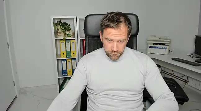Snapshot of John-E-Dough chatting on 12-08-24, 04:57 John-E-Dough online show from 12-08-24, 04:57