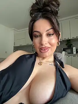 Snapshot of melissablack chatting on 05-05-26, 07:38 melissablack online show from 05-05-26, 07:38