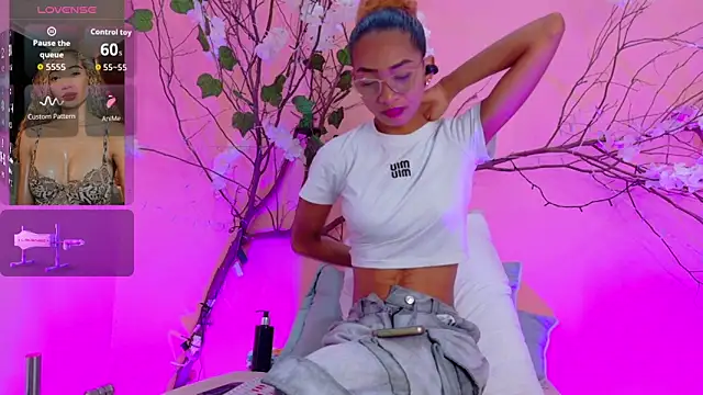 Charlotte Love10 online show from 03-18-26, 11:35