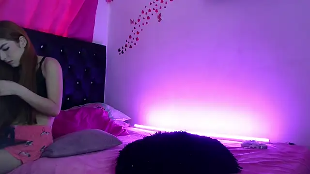 littleayshel online show from 11-05-25, 01:00