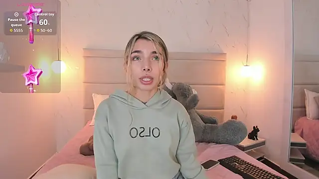 Mollymoon1 online show from 12-01-25, 08:14