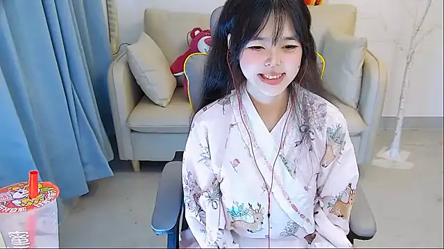 Snapshot of mango-a chatting on 12-28-24, 12:35 mango-a online show from 12-28-24, 12:35