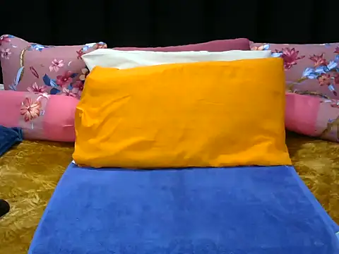 Pearl 00 online show from 05-20-26, 05:24