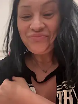 AlyssiaAmoreXO online show from 11-06-25, 02:07