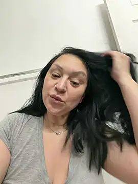 AlyssiaAmoreXO online show from 06-24-26, 05:34