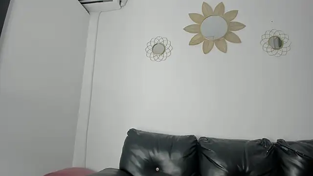 Snapshot of Sexual_Desirests chatting on 02-07-25, 01:25 Sexual Desirests online show from 02-07-25, 01:25