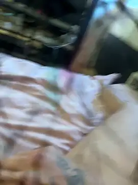 lescro95  online show from 10-20-25, 04:29