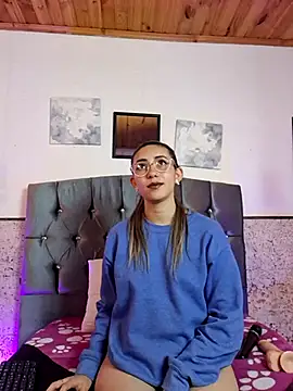 Snapshot of Scarlett_Khan chatting on 12-29-24, 02:27 Scarlett Khan online show from 12-29-24, 02:27