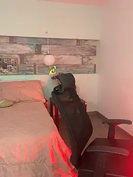 Alisha-Bond online show from 12-28-24, 11:37