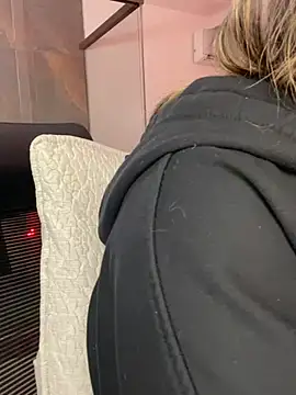 Alisha-Bond online show from 01-06-25, 12:59