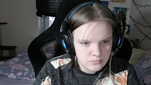 DivaMarisa online show from 03-16-25, 12:22