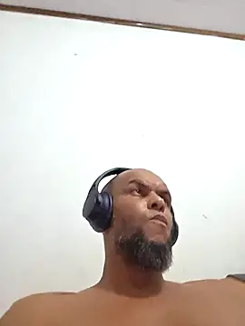 Snapshot of negro1978mt chatting on 01-17-26, 04:39 negro1978mt online show from 01-17-26, 04:39