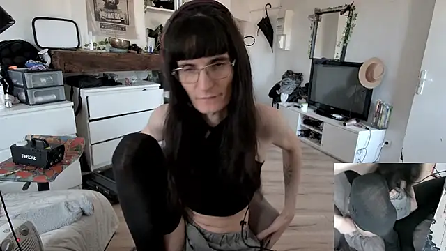 CeriseLapine online show from 12-18-25, 09:48