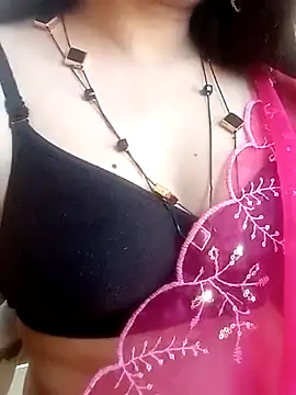 Snapshot of Indianhyna chatting on 02-17-25, 08:19 Indianhyna online show from 02-17-25, 08:19