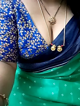 Snapshot of your-sameera chatting on 03-10-25, 04:07 your-sameera online show from 03-10-25, 04:07