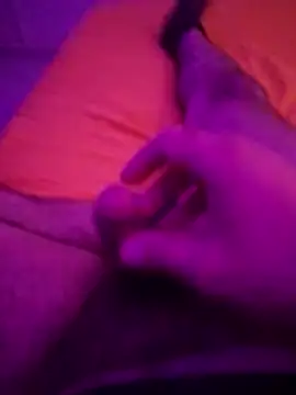 Snapshot of Argento14 chatting on 10-28-25, 05:11 Argento14 online show from 10-28-25, 05:11