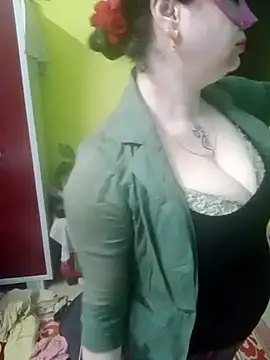 Snapshot of Raja_Ranii chatting on 01-22-25, 01:11 Raja Ranii online show from 01-22-25, 01:11