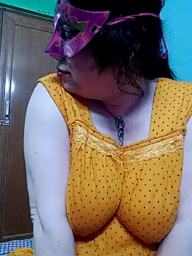 Snapshot of Raja_Ranii chatting on 02-07-25, 03:30 Raja Ranii online show from 02-07-25, 03:30