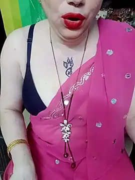 Snapshot of Raja_Ranii chatting on 02-18-25, 11:55 Raja Ranii online show from 02-18-25, 11:55