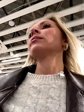 Diamond Bunny  online show from 11-14-25, 12:48