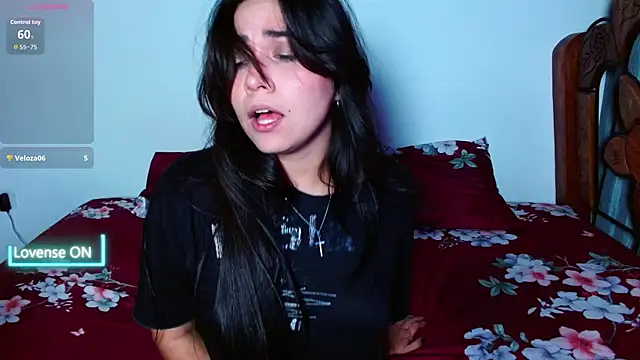 Snapshot of Lune_Claire chatting on 01-13-26, 01:00 Lune Claire online show from 01-13-26, 01:00