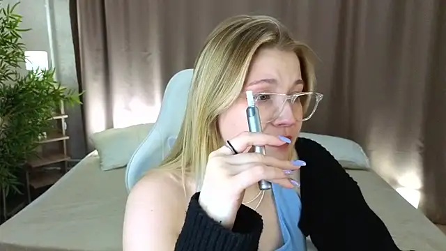 Colleen Blake online show from 04-18-26, 07:07