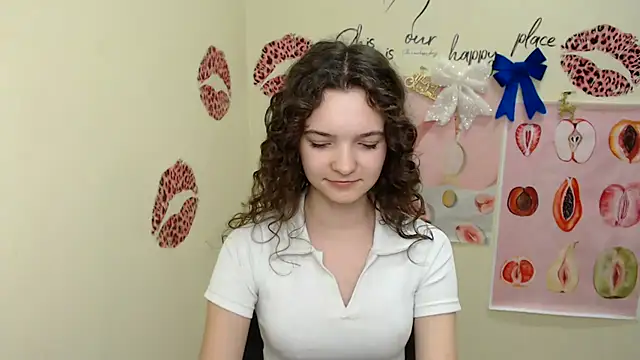 Snapshot of _SusieSu_ chatting on 12-23-24, 01:13 SusieSu online show from 12-23-24, 01:13