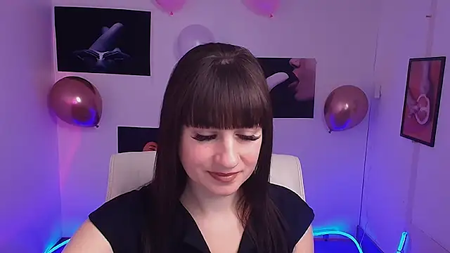 Snapshot of Violla_My chatting on 02-13-25, 06:41 Violla My online show from 02-13-25, 06:41