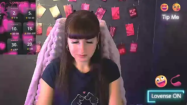 Snapshot of Violla_My chatting on 10-16-25, 05:52 Violla My online show from 10-16-25, 05:52