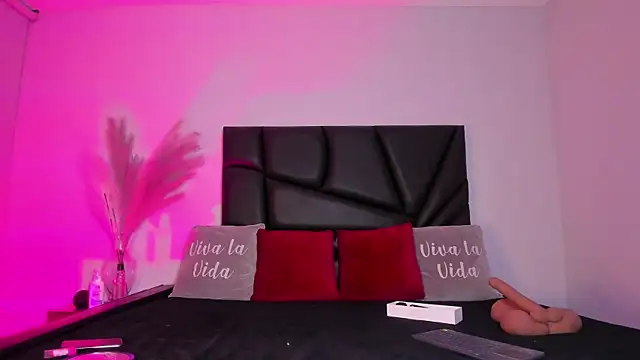 Tiffany sander online show from 09-09-25, 04:12