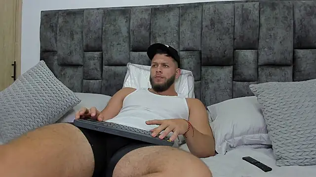 BastianFerrari online show from 12-21-24, 10:40