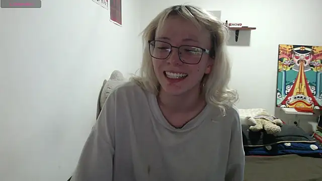 Snapshot of Cloe_five chatting on 05-02-26, 12:15 Cloe five online show from 05-02-26, 12:15