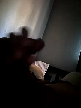 Snapshot of fundick132 chatting on 10-21-25, 06:19 fundick132 online show from 10-21-25, 06:19