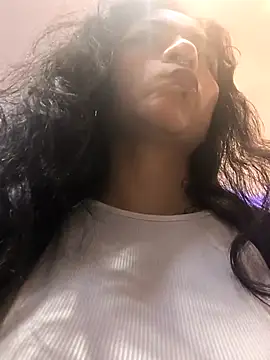 Lila Desiree online show from 12-20-25, 03:52