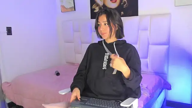 Snapshot of Antonella_Fontanna chatting on 01-25-25, 08:10 Antonella Fontanna online show from 01-25-25, 08:10