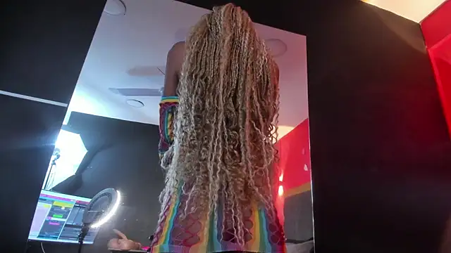 YayaHilton online show from 04-21-26, 05:03