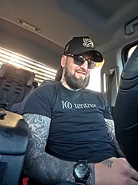 Beardedtattood online show from 10-24-25, 12:34