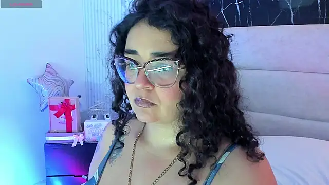 Snapshot of Reginavegaa chatting on 05-18-26, 11:49 Reginavegaa online show from 05-18-26, 11:49