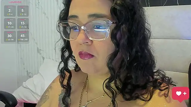 Snapshot of Reginavegaa chatting on 07-22-26, 11:35 Reginavegaa online show from 07-22-26, 11:35