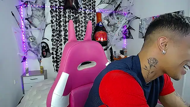 Leonard Price online show from 10-17-25, 03:10