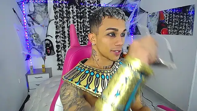 Leonard Price online show from 10-26-25, 01:39