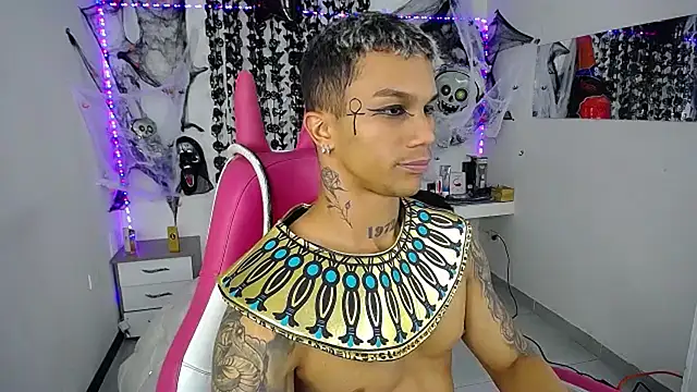 Leonard Price online show from 10-31-25, 02:56