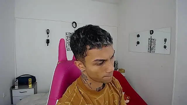 Leonard Price online show from 11-20-25, 02:12