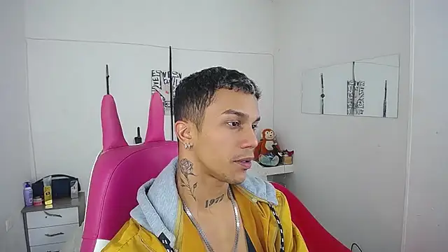 Leonard Price online show from 11-25-25, 04:01