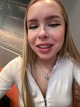 mur girl online show from 02-26-25, 11:09