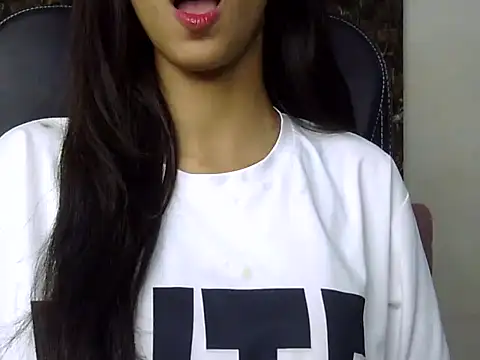 MAAYRA 09 online show from 03-13-25, 12:27