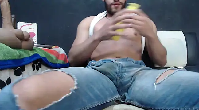 Snapshot of ethasteban27 chatting on 03-07-25, 10:13 ethasteban27 online show from 03-07-25, 10:13