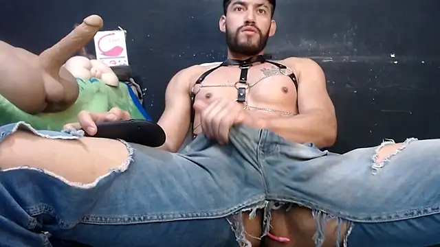 Snapshot of ethasteban27 chatting on 10-17-25, 10:18 ethasteban27 online show from 10-17-25, 10:18